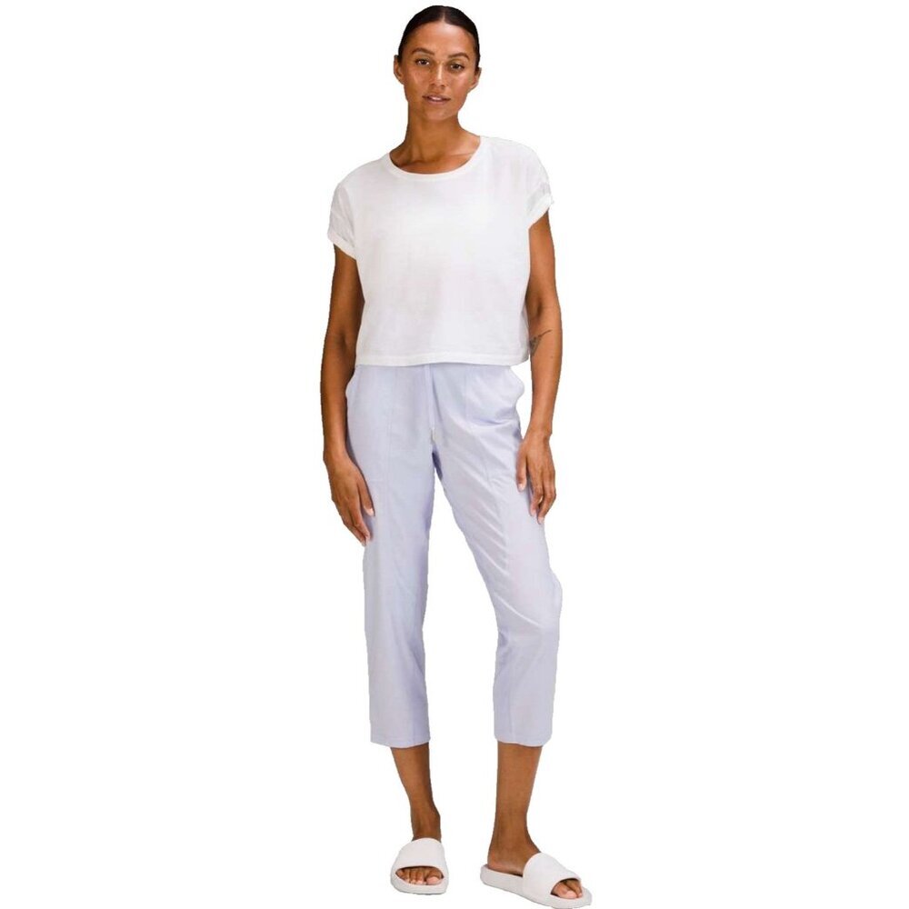 Lululemon Women’s Dance Studio Midrise Cropped Pant Size 0 Pastel Blue purple